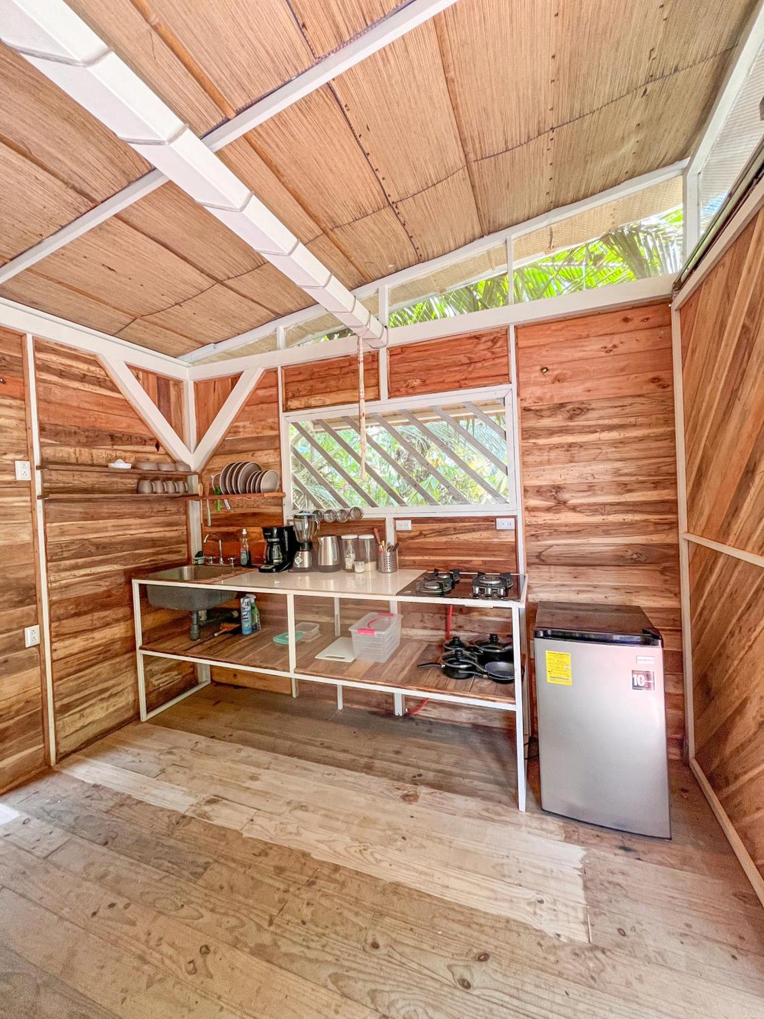 ウビタ Nomadic Surf Campホステル エクステリア 写真