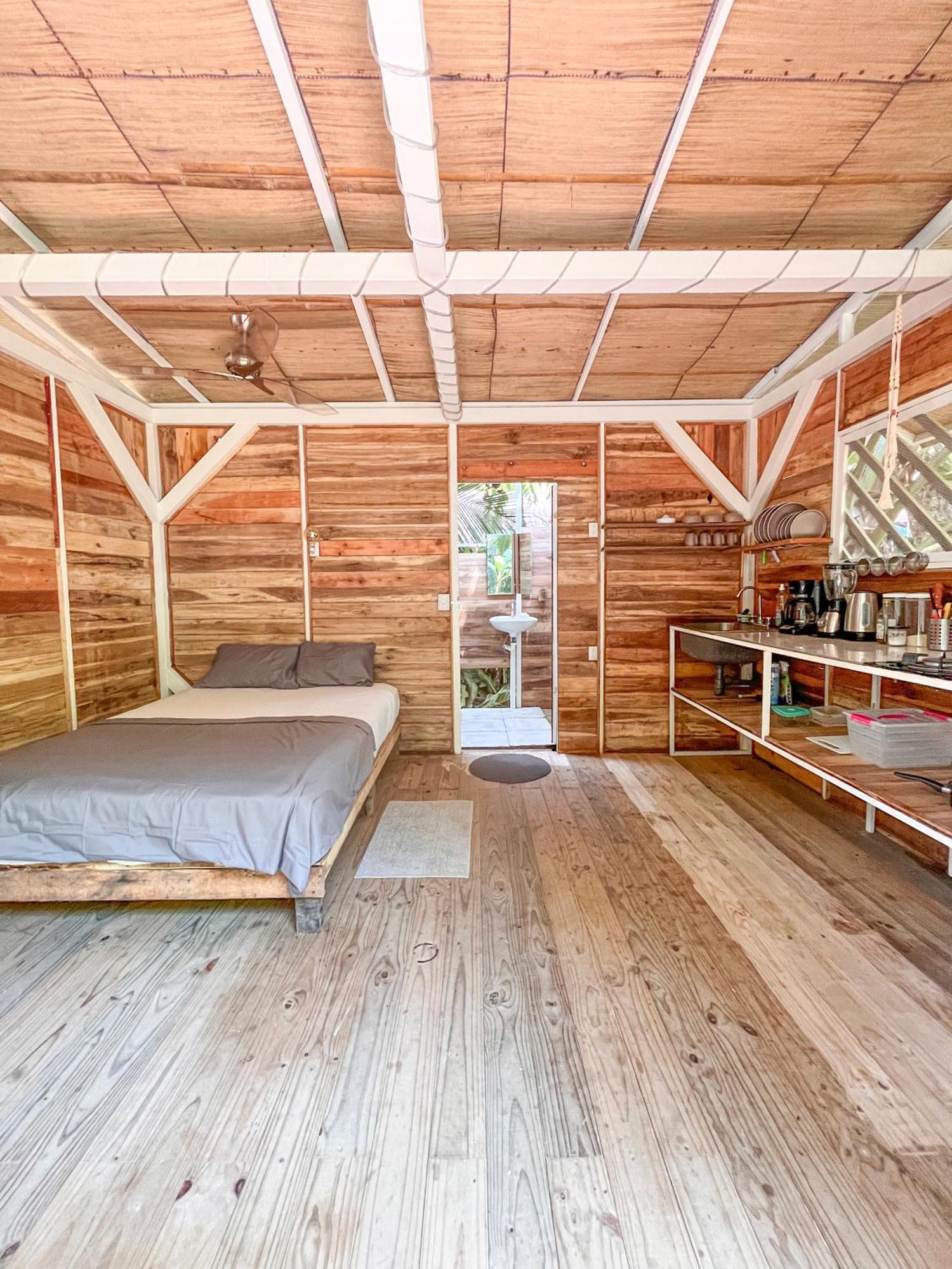 ウビタ Nomadic Surf Campホステル エクステリア 写真