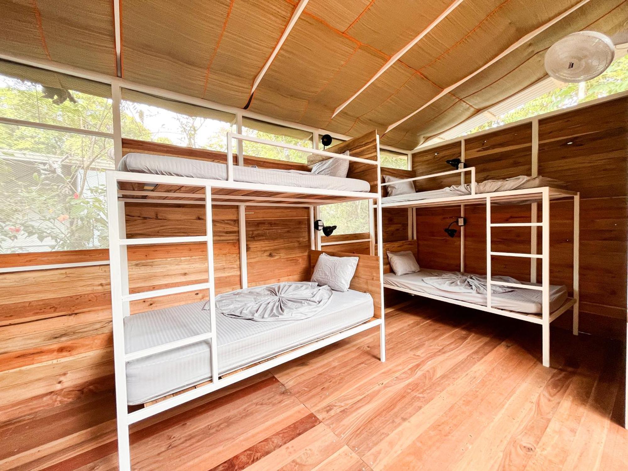 ウビタ Nomadic Surf Campホステル エクステリア 写真