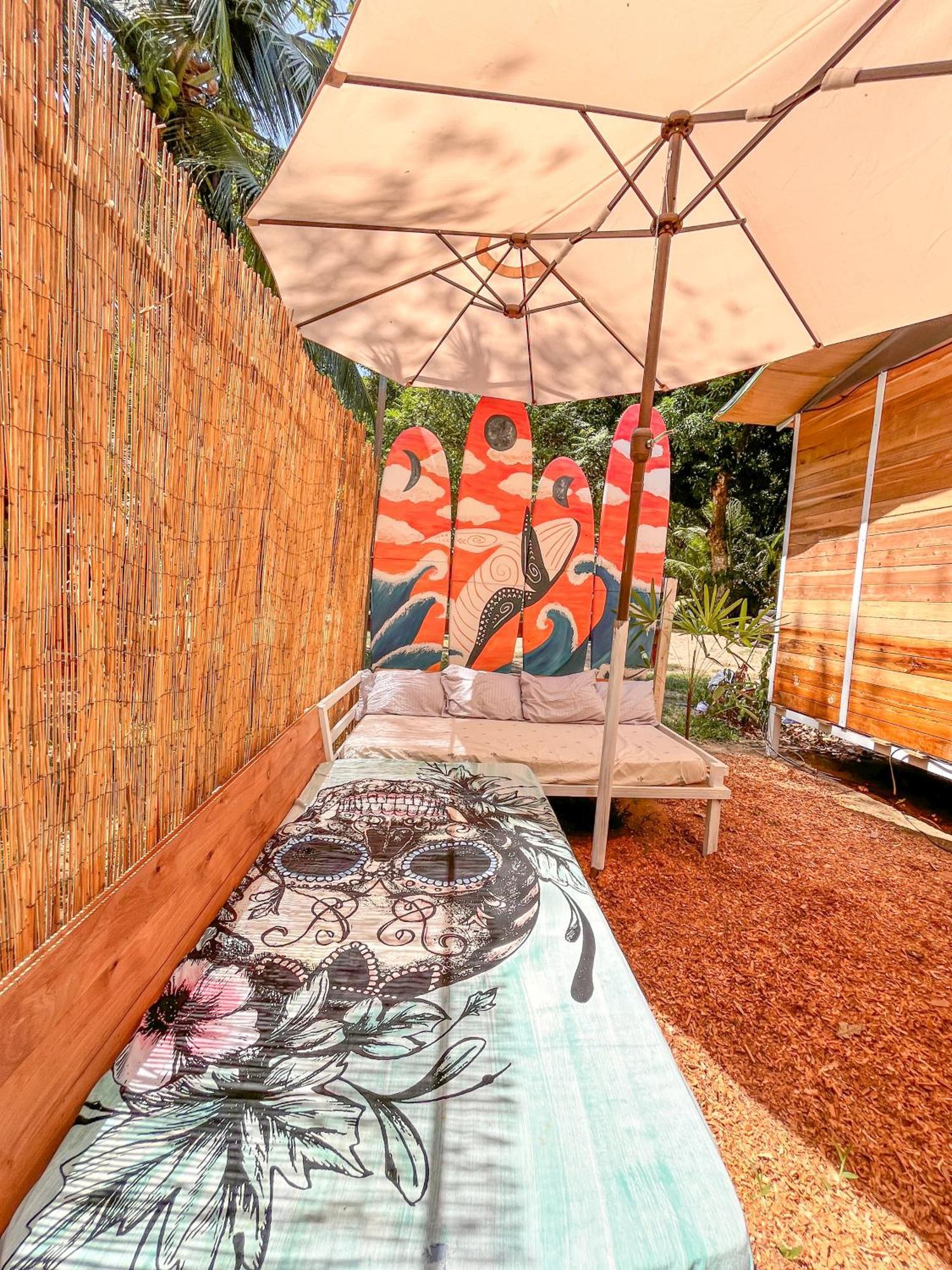 ウビタ Nomadic Surf Campホステル エクステリア 写真